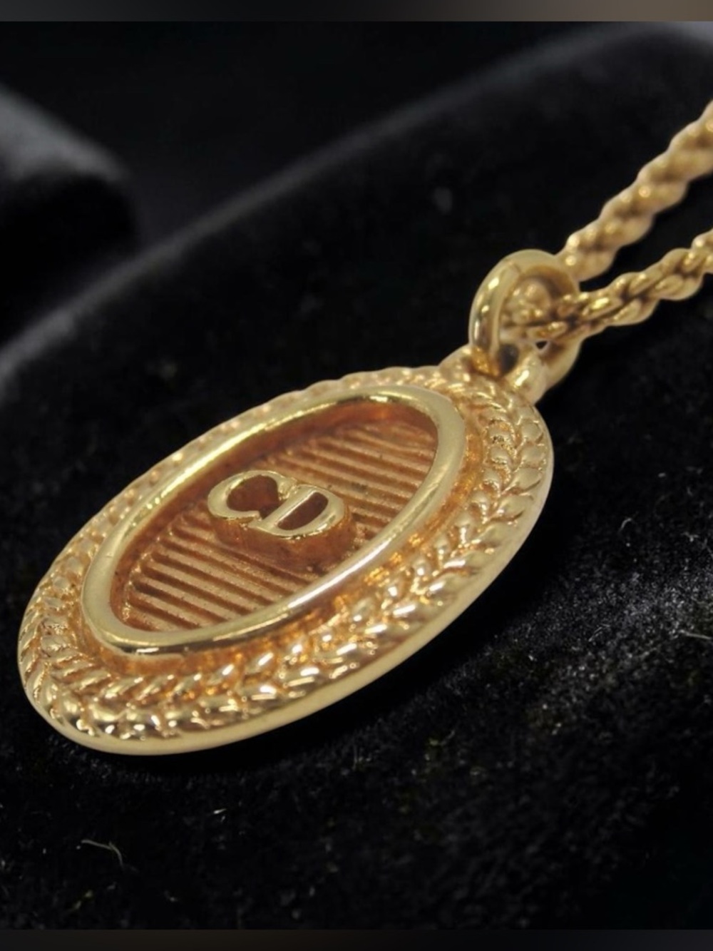 DIOR Vintage CD Logo Pendant Necklace- Germany ✨🤩 - Picture 9 of 16